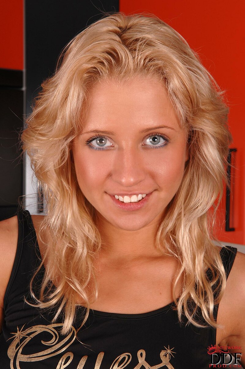 Ангелина, 23